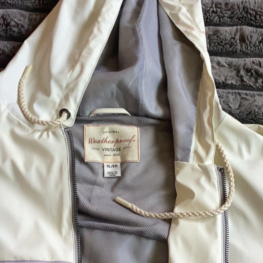 Weatherproof Cream Utility Jacket with Weather-Resistant Fabric